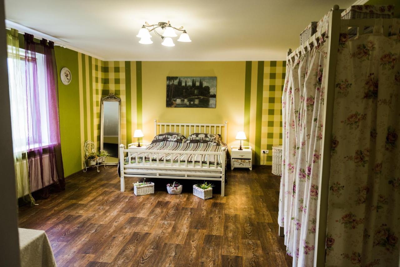 Golden Park Apartments Uman Luaran gambar