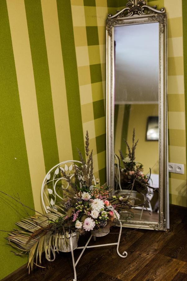 Golden Park Apartments Uman Luaran gambar