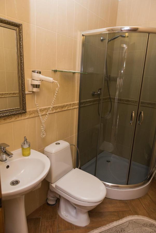 Golden Park Apartments Uman Luaran gambar