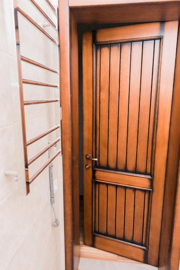 Golden Park Apartments Uman Luaran gambar