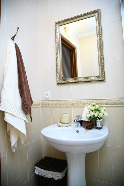 Golden Park Apartments Uman Luaran gambar