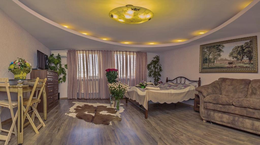 Golden Park Apartments Uman Luaran gambar